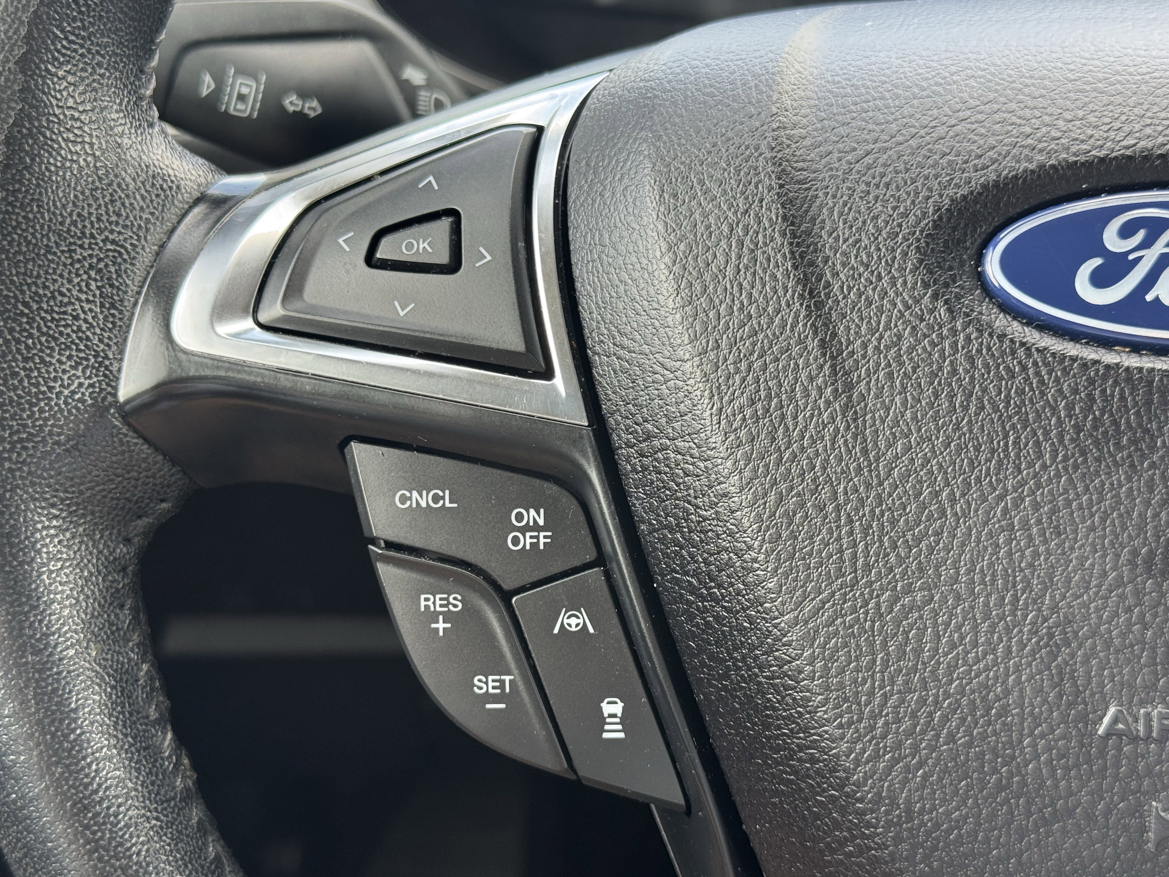 Used 2023 Ford Edge SEL image 16