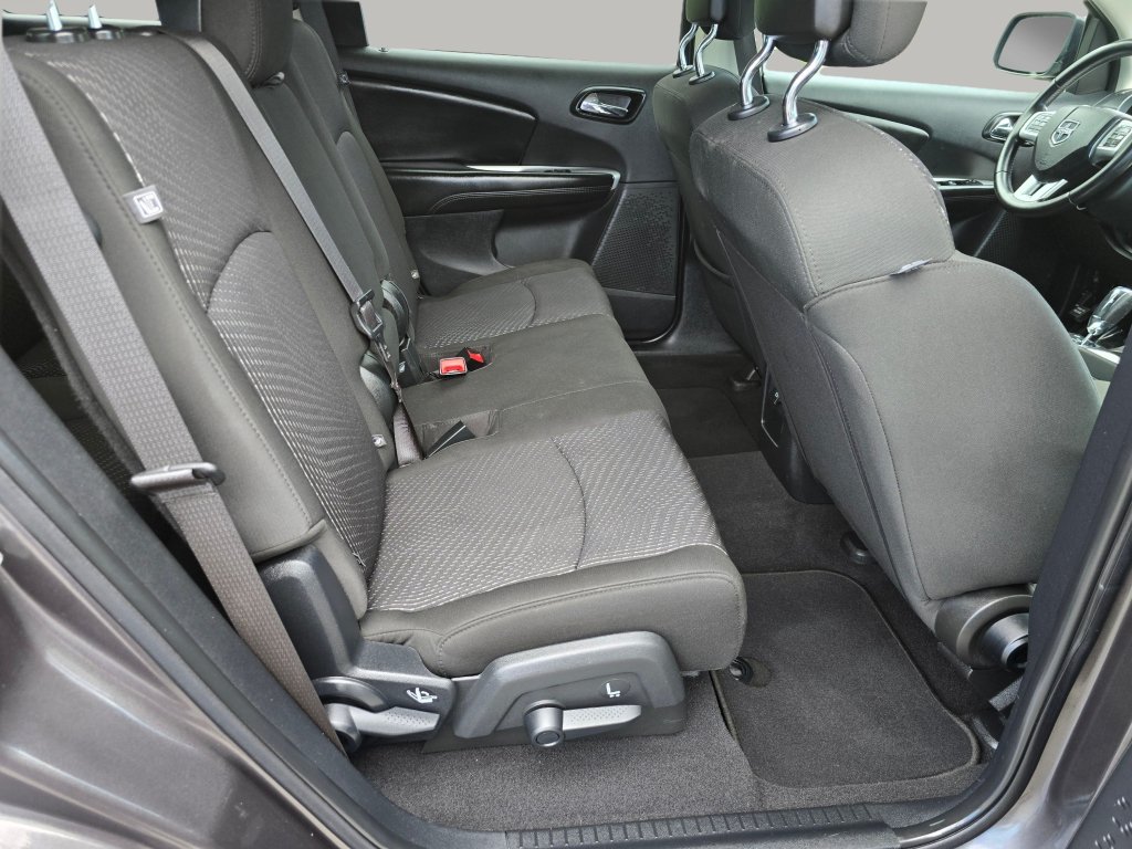 Used 2019 Dodge Journey SE w/ Connectivity Group FWD image 24