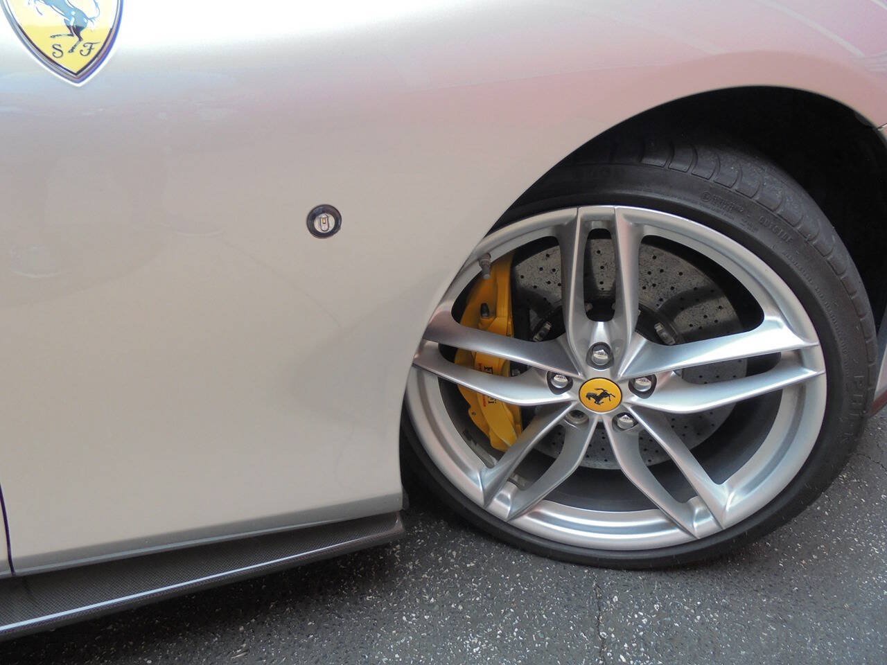 Used 2021 Ferrari Roma RWD image 27
