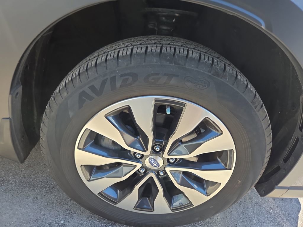 Certified 2024 Subaru Outback Limited AWD/4WD image 2