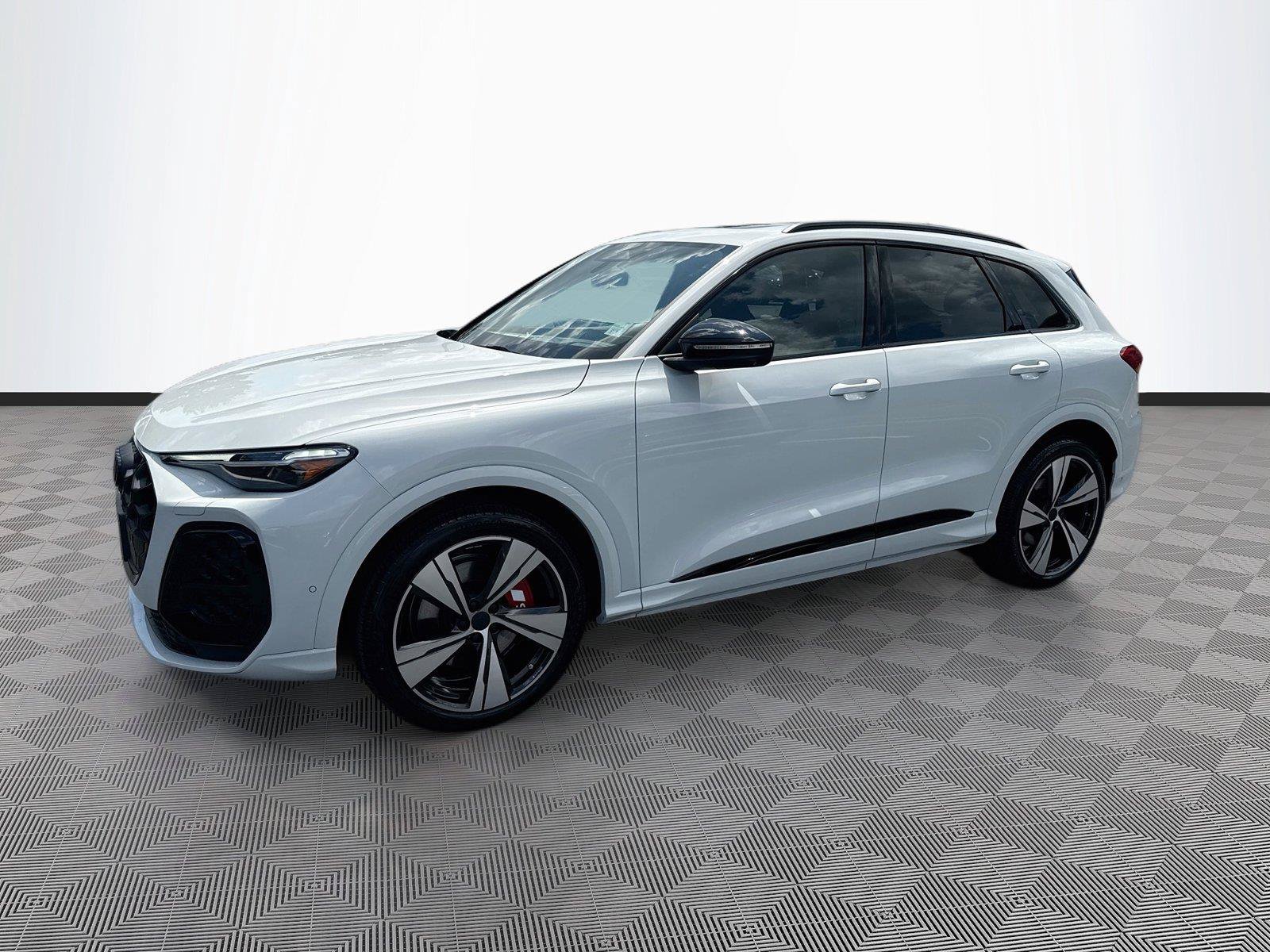 New 2026 Audi SQ5 Prestige AWD/4WD image 3