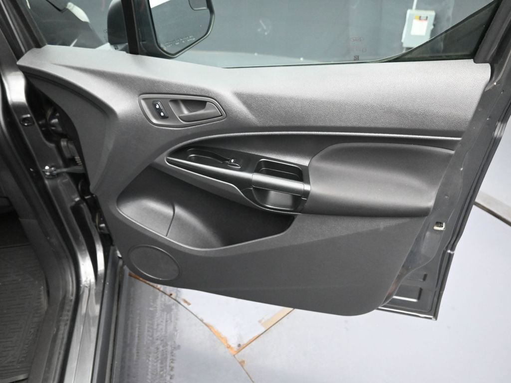 Used 2018 Ford Transit Connect XL image 32