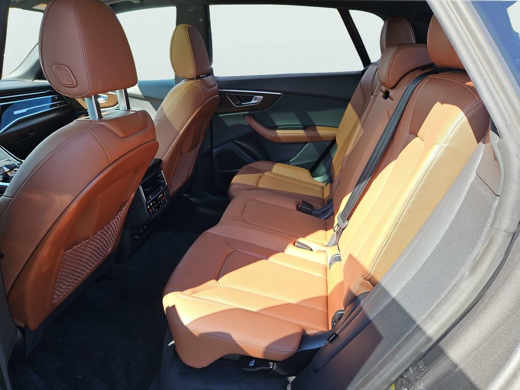 Certified 2025 Audi Q8 Premium Plus AWD/4WD image 36