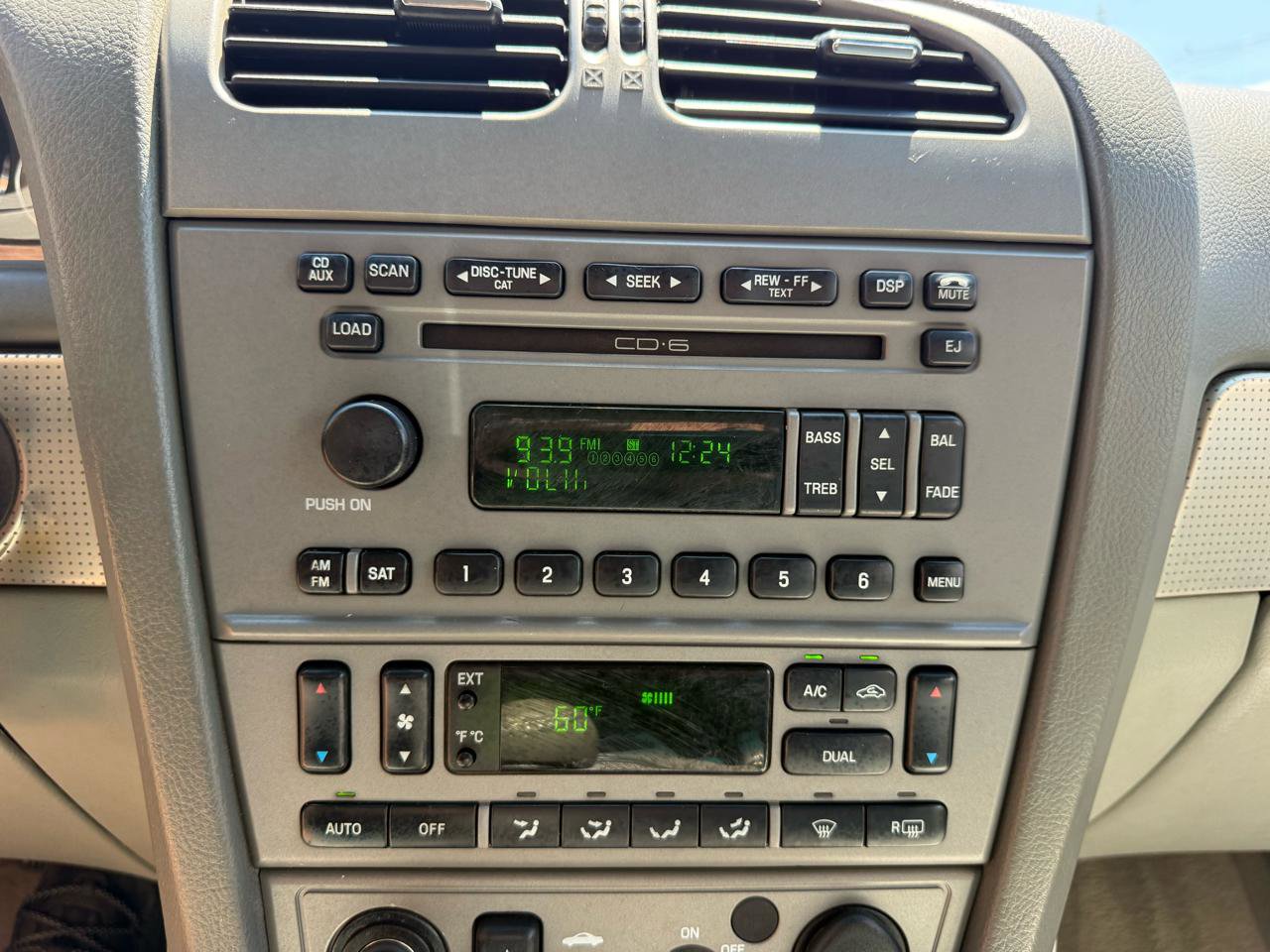 Used 2004 Ford Thunderbird Pacific Coast RWD image 8