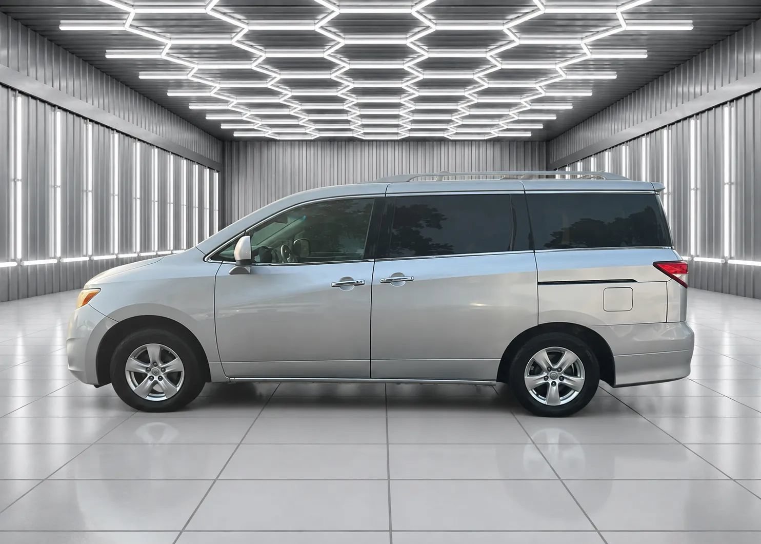 Used 2012 Nissan Quest SV FWD image 3