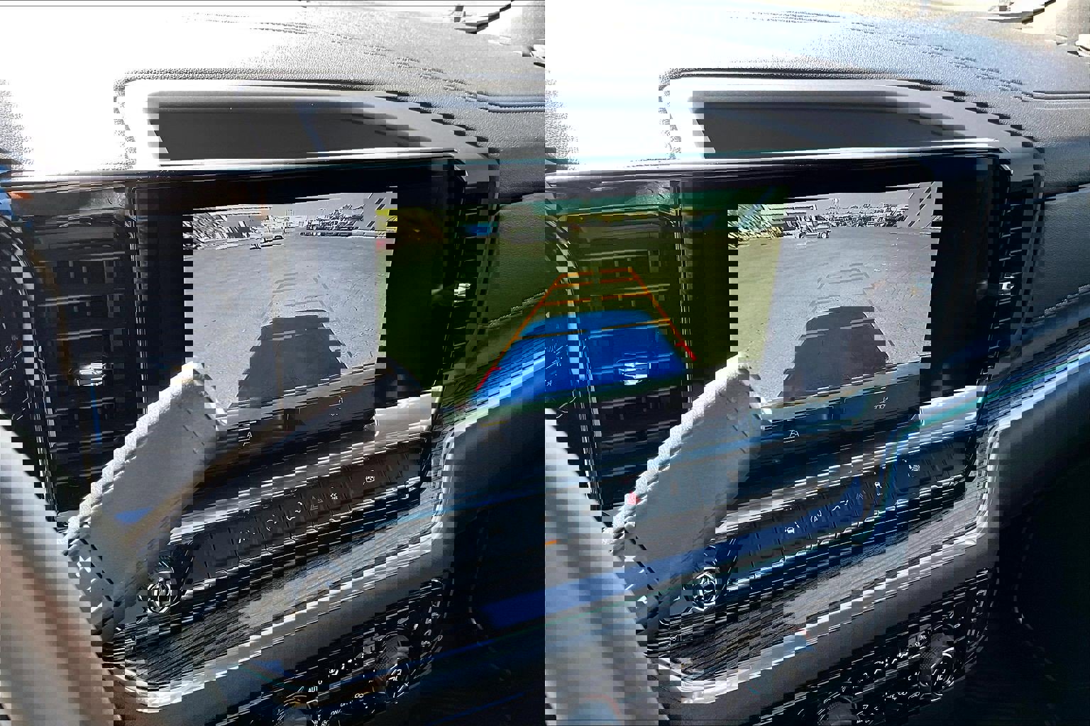 Certified 2025 Chevrolet Silverado 1500 LT image 23