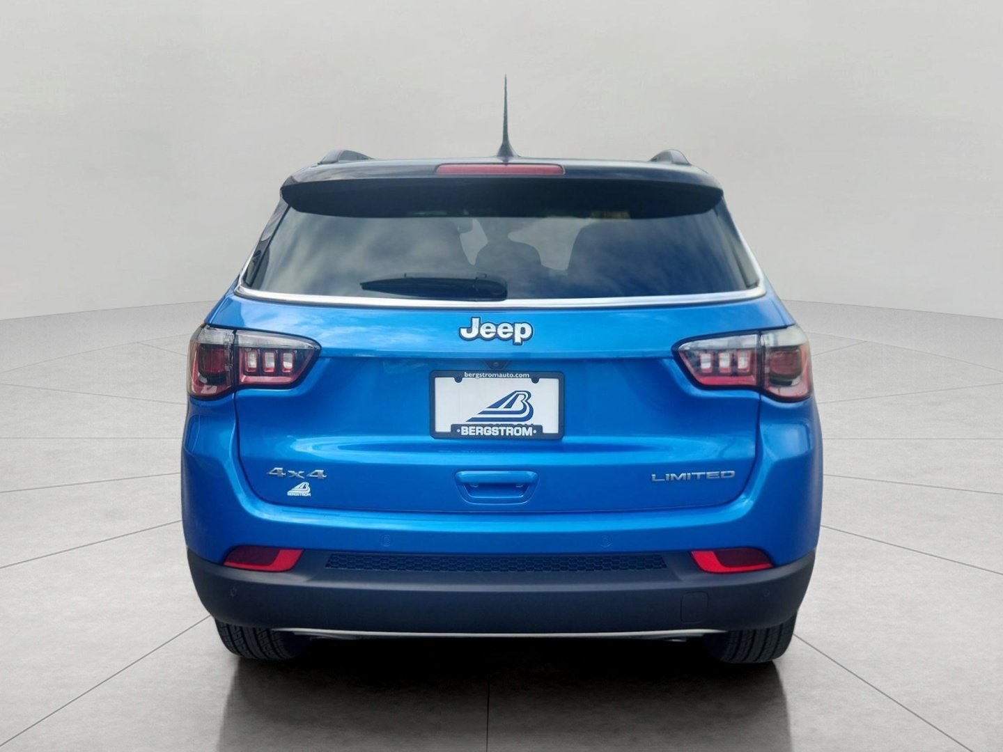 Used 2023 Jeep Compass Limited AWD/4WD image 8