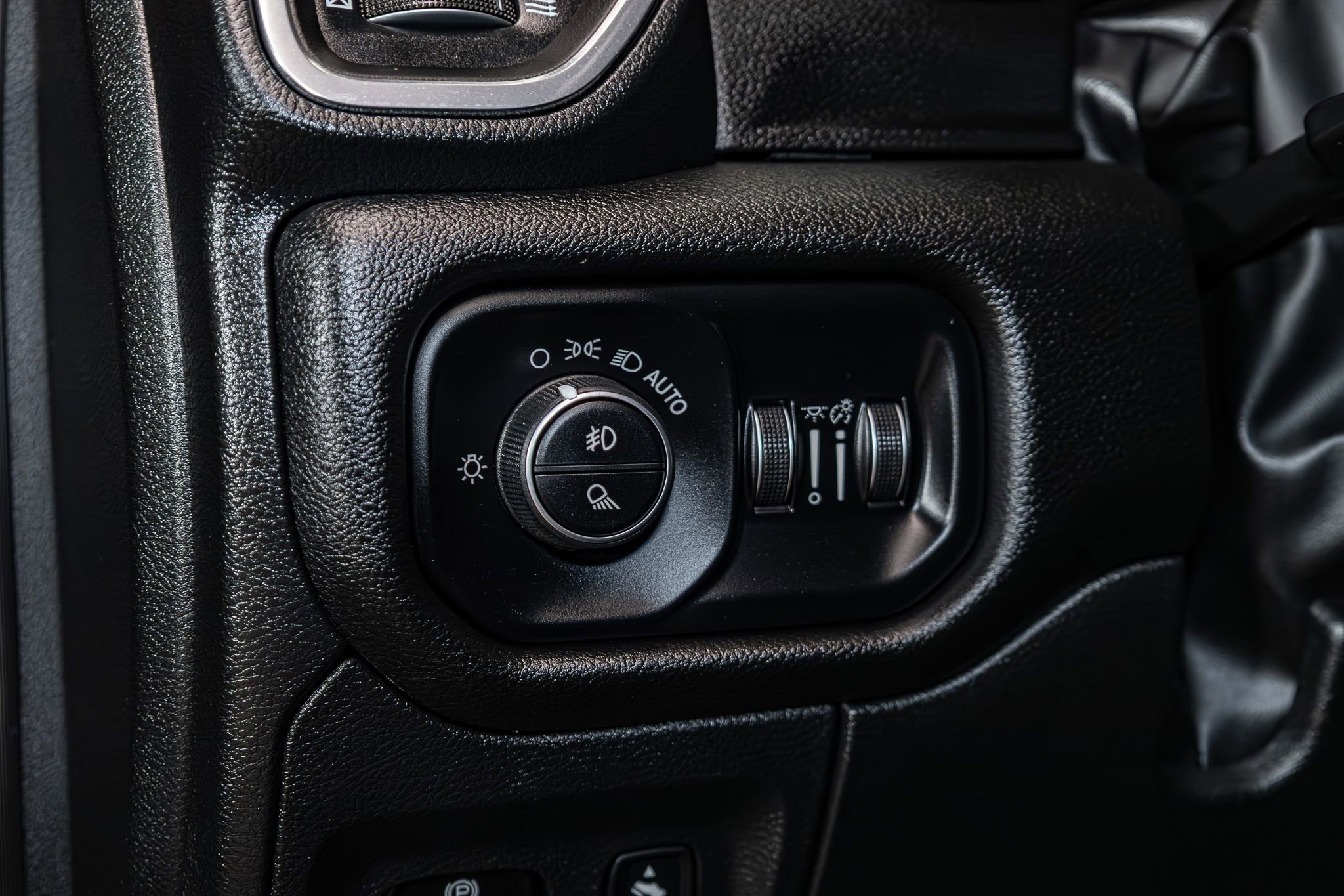 Used 2024 RAM 1500 Laramie AWD/4WD image 20