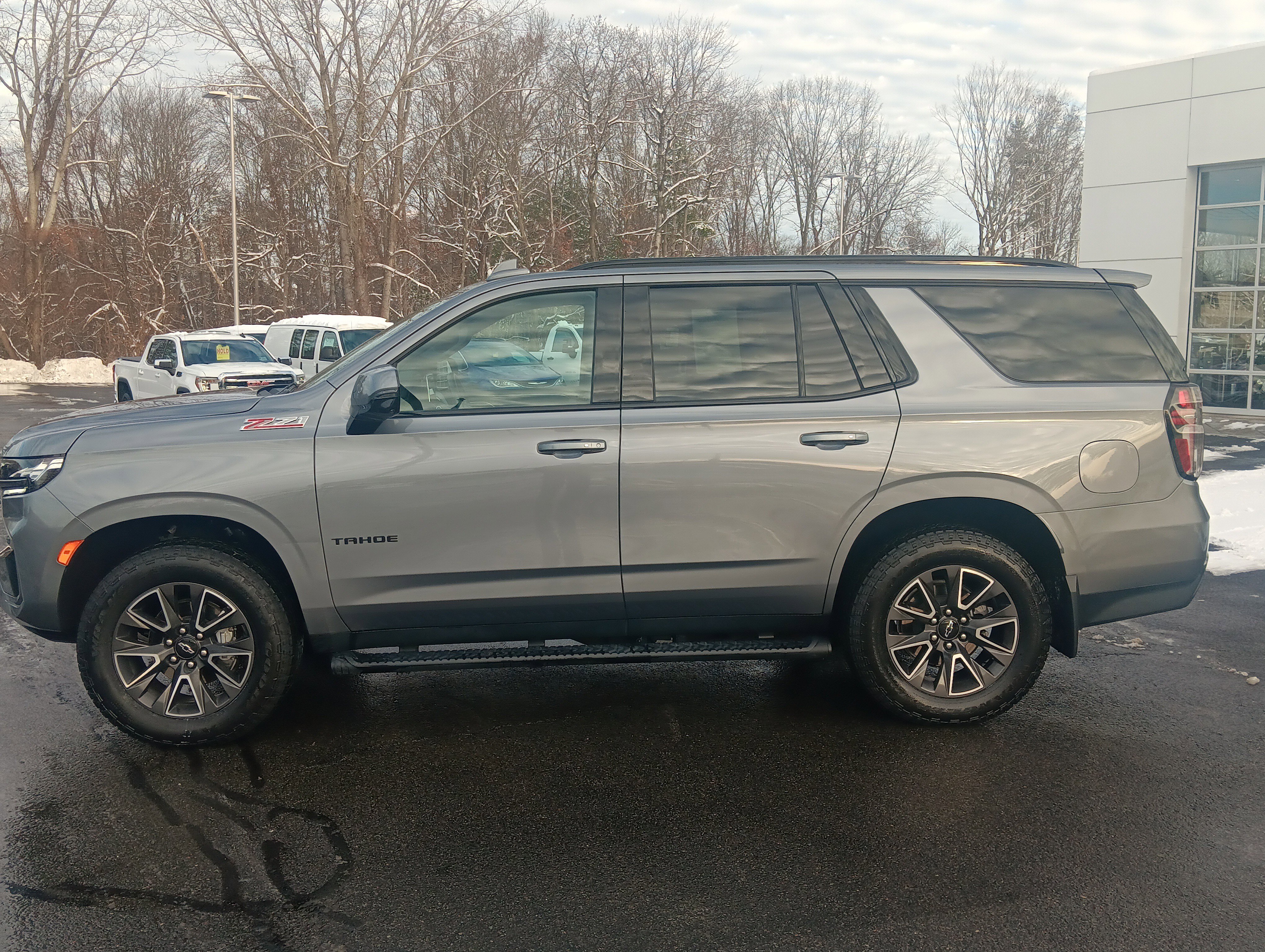 Certified 2022 Chevrolet Tahoe Z71 w/ Luxury Package image 2