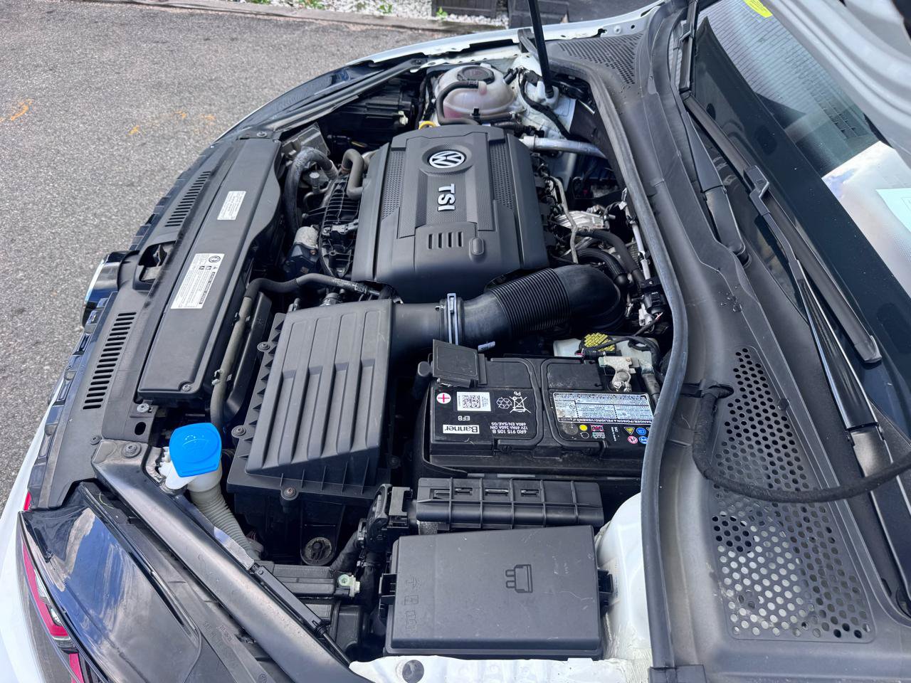 Used 2018 Volkswagen GTI SE FWD image 29