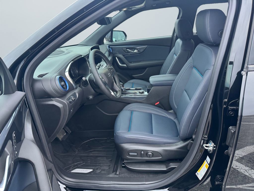 New 2025 Chevrolet Blazer RS w/ Driver Confidence II Package image 9