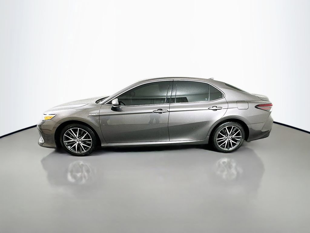 Used 2021 Toyota Camry XLE FWD image 8