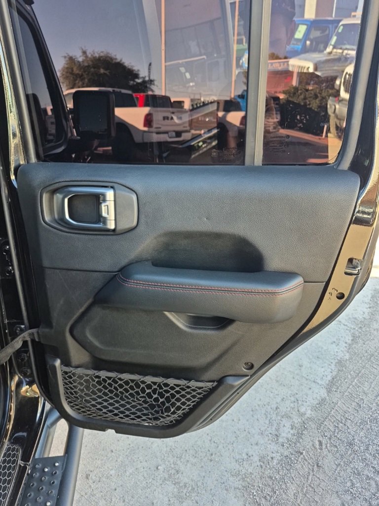 Used 2018 Jeep Wrangler Unlimited Rubicon image 15