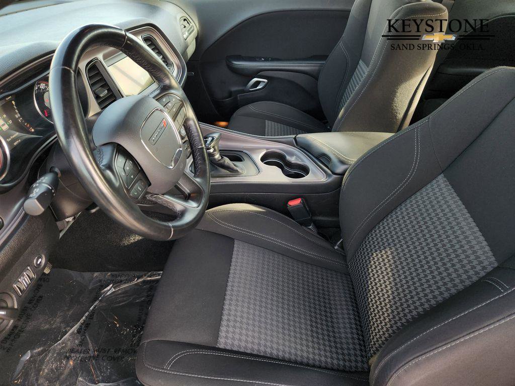 Used 2023 Dodge Challenger SXT image 13