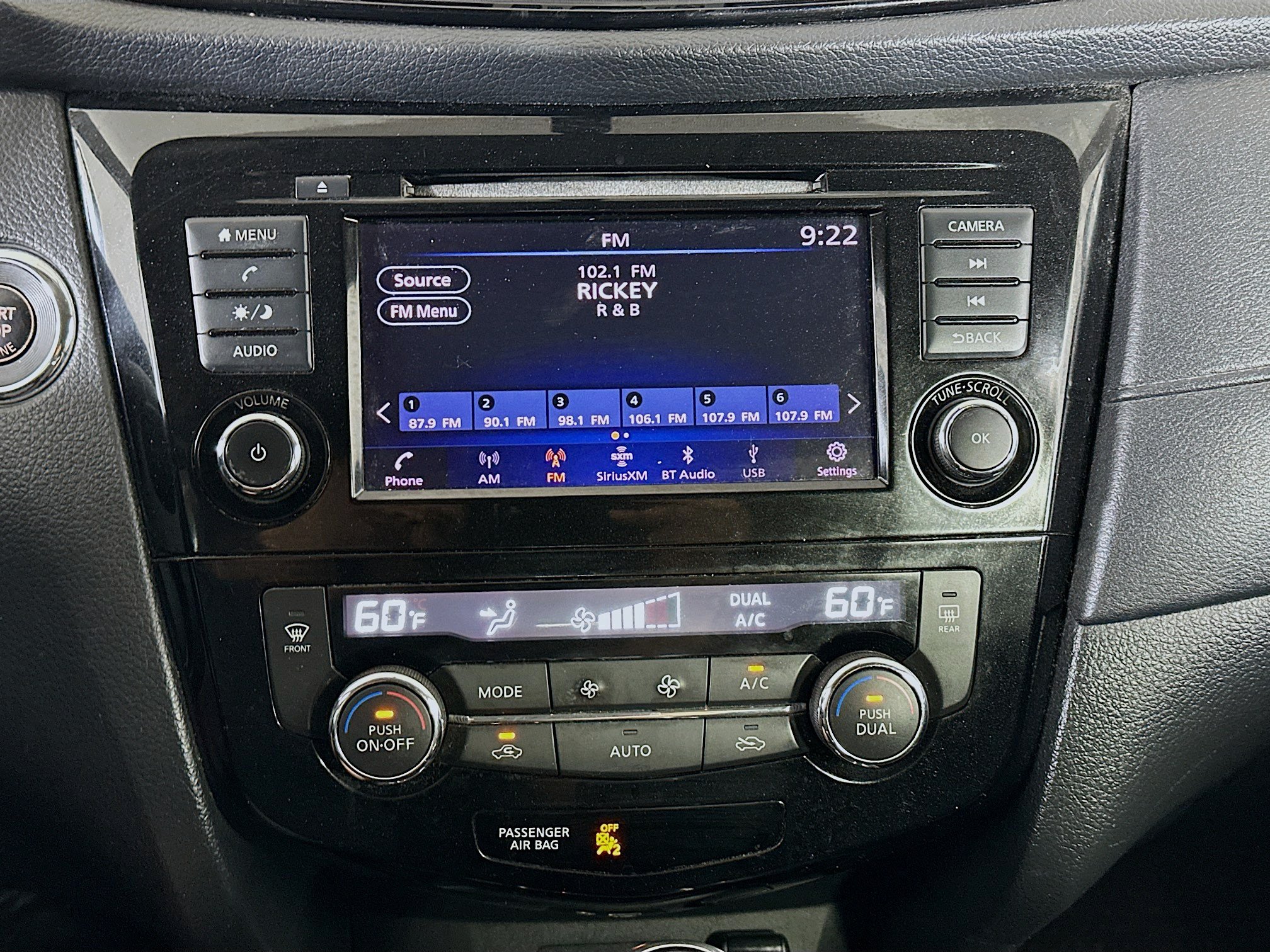 Used 2018 Nissan Rogue SV FWD image 19