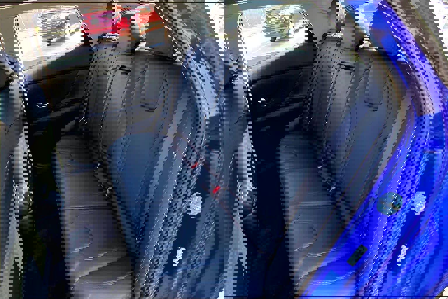 Used 2025 Hyundai Elantra Limited image 21