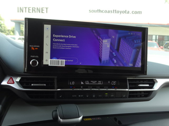 New 2026 Toyota Sienna XLE image 19