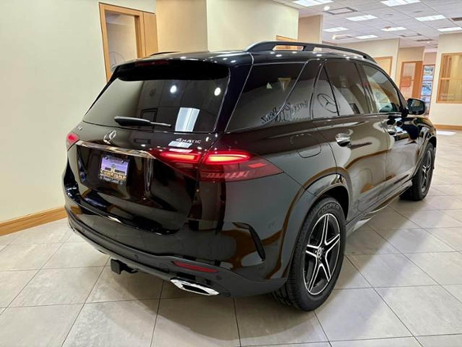 New 2026 Mercedes-Benz GLE 350 4MATIC image 3