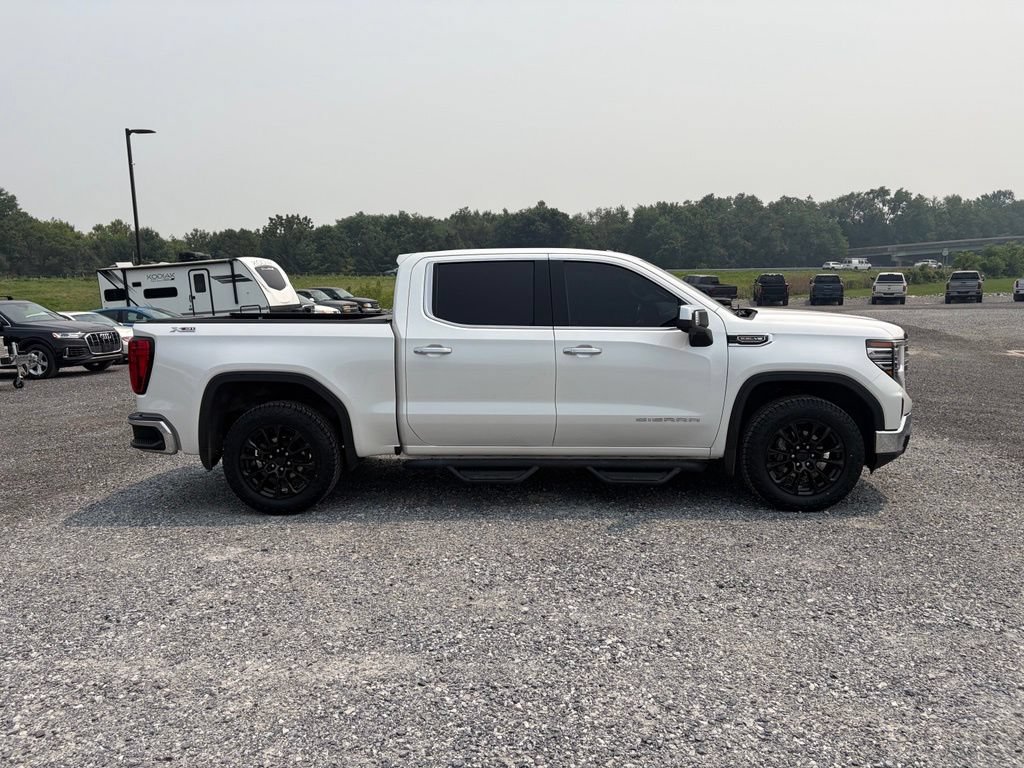 Used 2023 GMC Sierra 1500 SLT AWD/4WD image 14
