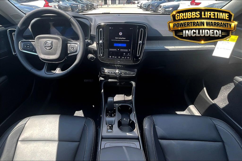 New 2026 Volvo XC40 B4 Core w/ Climate Package FWD image 9