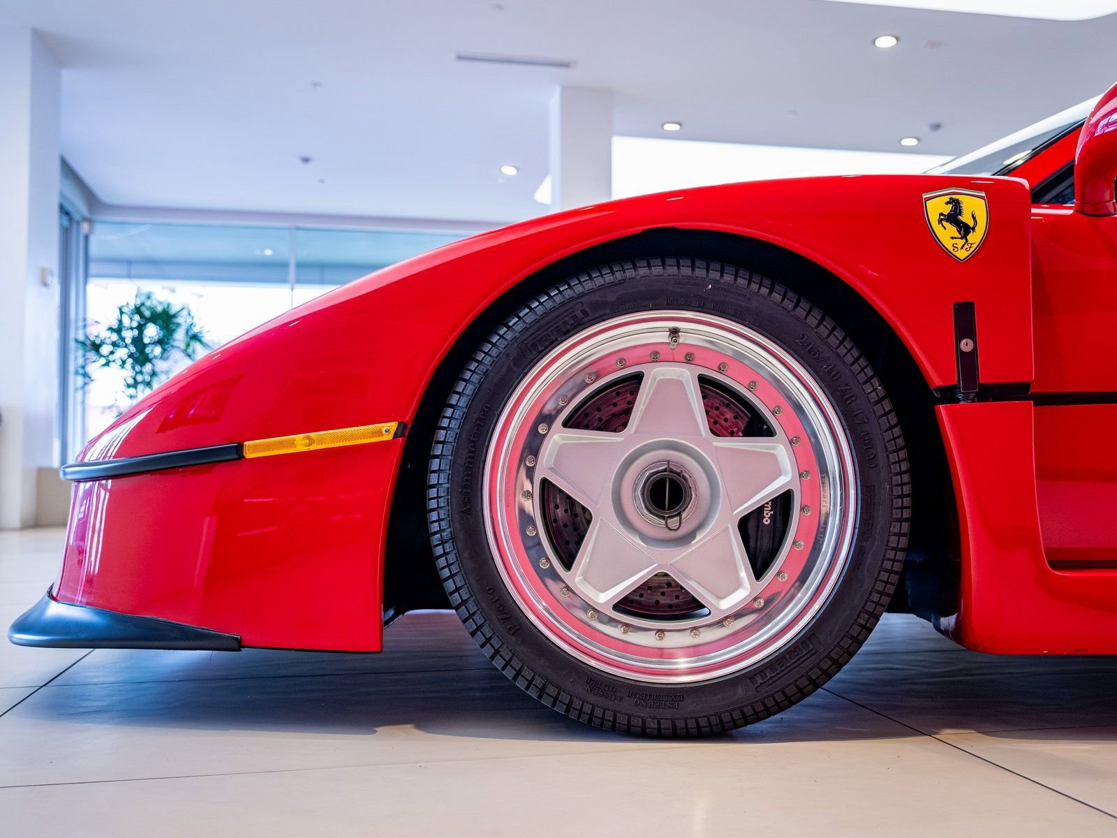 Used 1990 Ferrari F40 RWD image 3