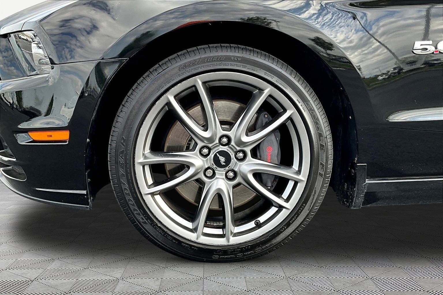 Used 2014 Ford Mustang GT Premium w/ Brembo Brake Package image 32