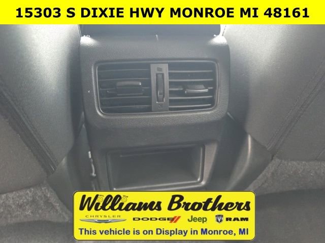 Used 2024 Nissan Rogue S image 25