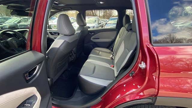 Used 2025 Subaru Forester Limited image 32
