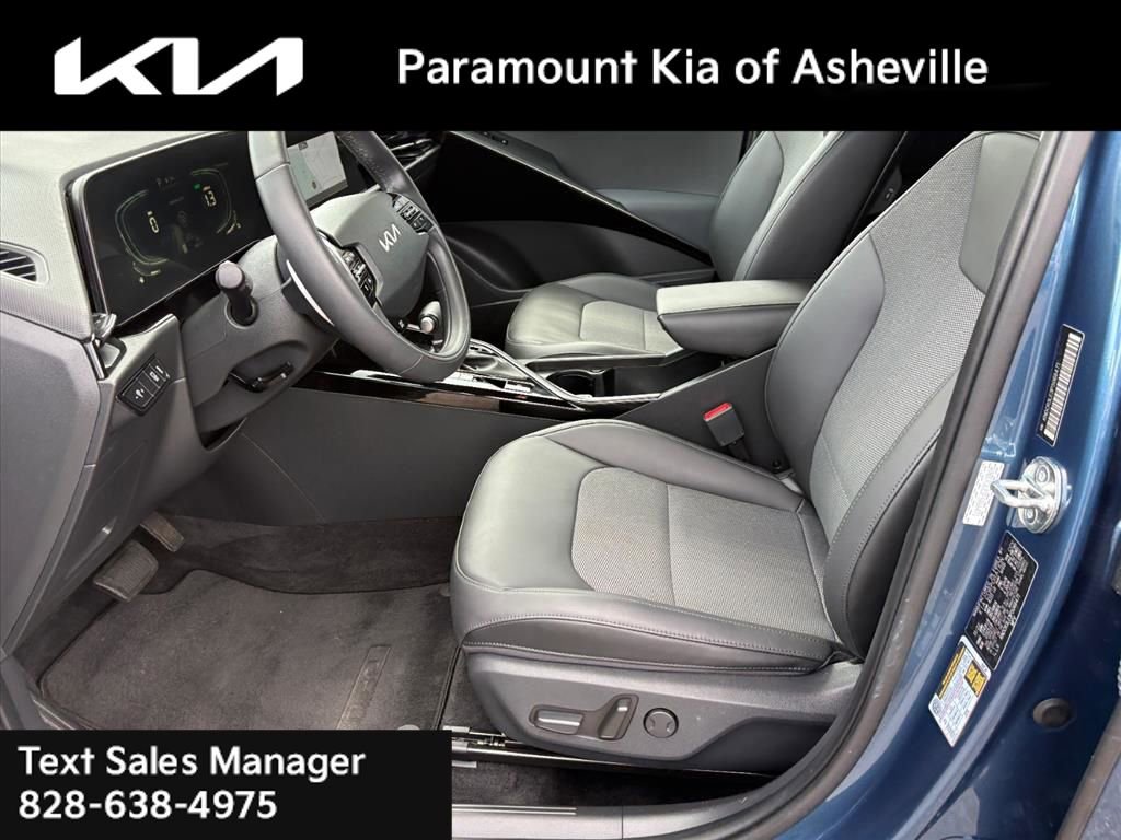 Certified 2023 Kia Niro EX image 17