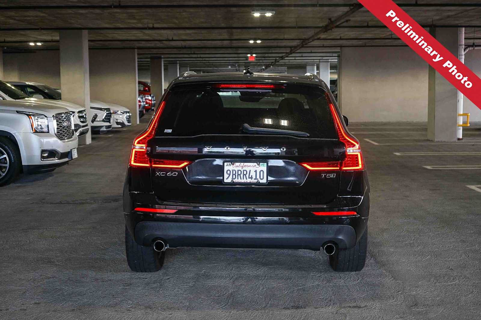 Used 2018 Volvo XC60 T5 Momentum w/ Vision Package AWD/4WD image 7