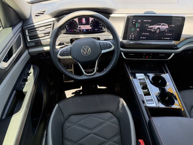 Used 2024 Volkswagen Atlas Peak Edition SEL AWD/4WD image 16