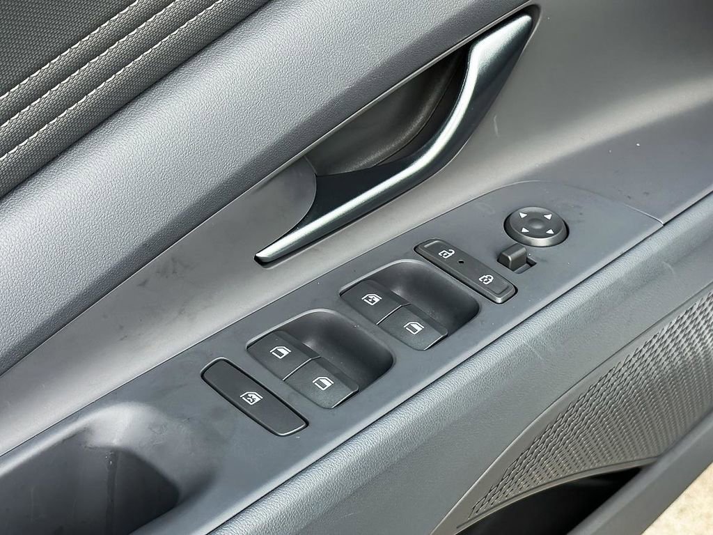 Used 2025 Hyundai Elantra Sport w/ Cargo Package image 14