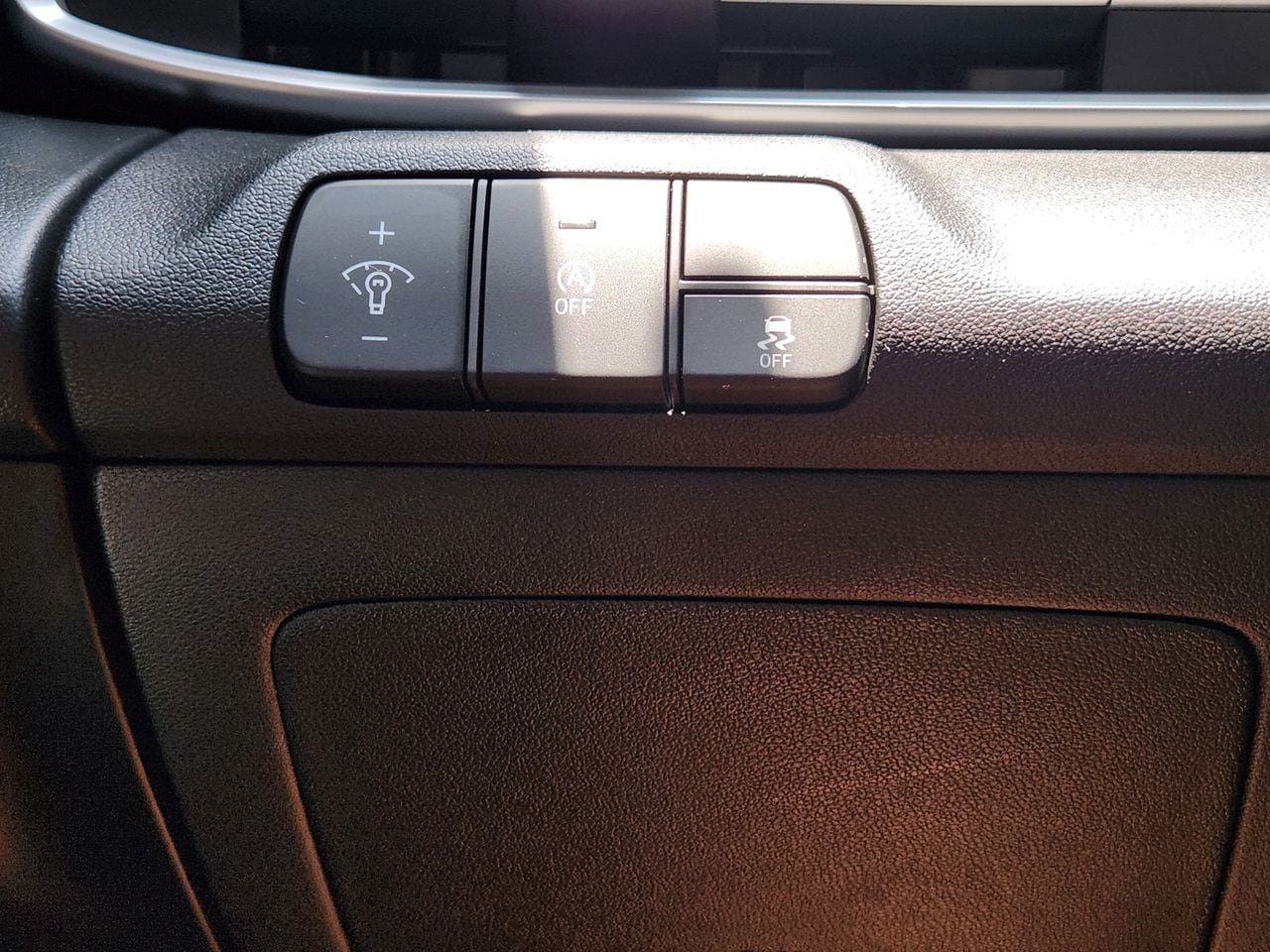 Certified 2025 Hyundai Elantra SE FWD image 20