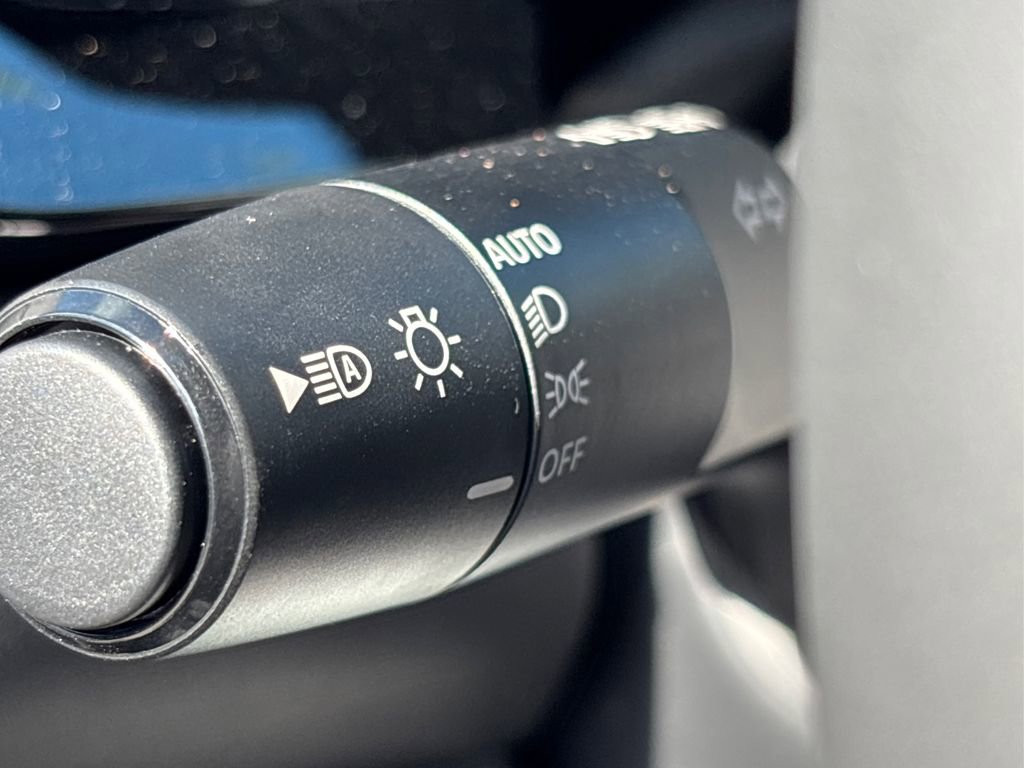 New 2025 Nissan Pathfinder SV w/ Black Appearance Package image 25