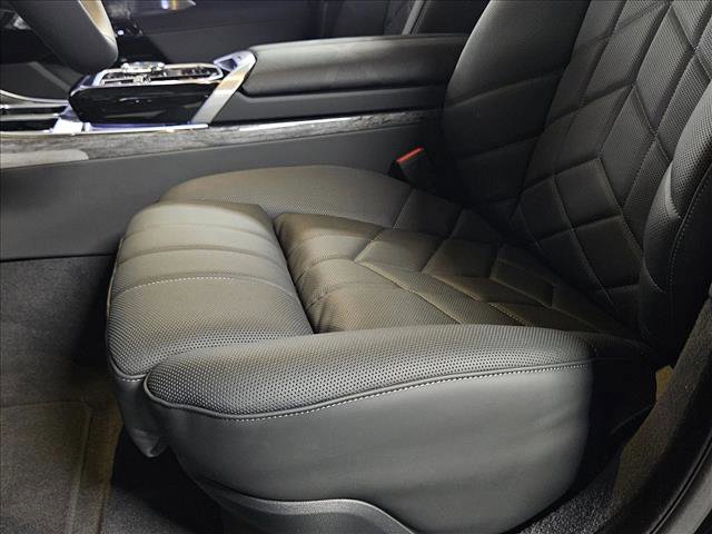 New 2025 BMW 760i xDrive w/ Executive Package image 4