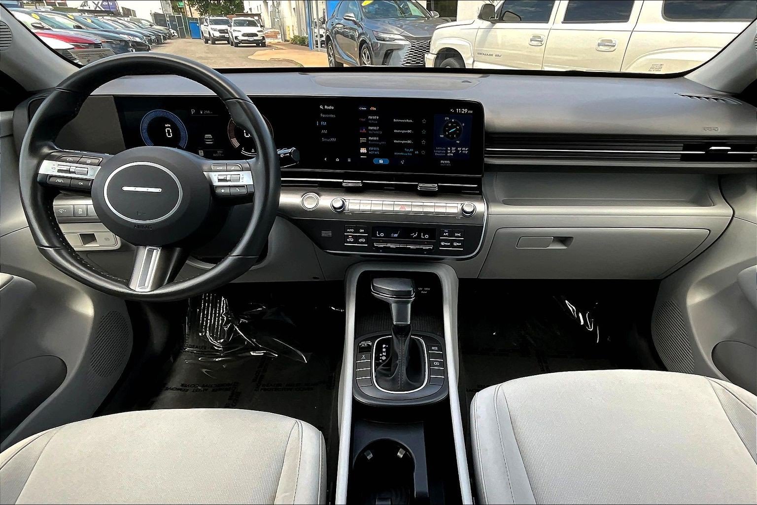 Used 2025 Hyundai Kona SEL AWD/4WD image 15