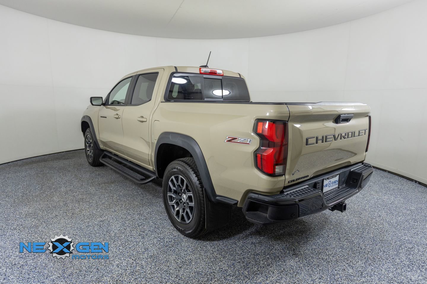 Used 2024 Chevrolet Colorado Z71 w/ Z71 Convenience Package 2 AWD/4WD image 5