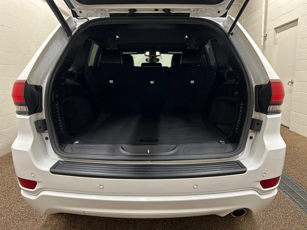 Used 2020 Jeep Grand Cherokee Altitude AWD/4WD image 11