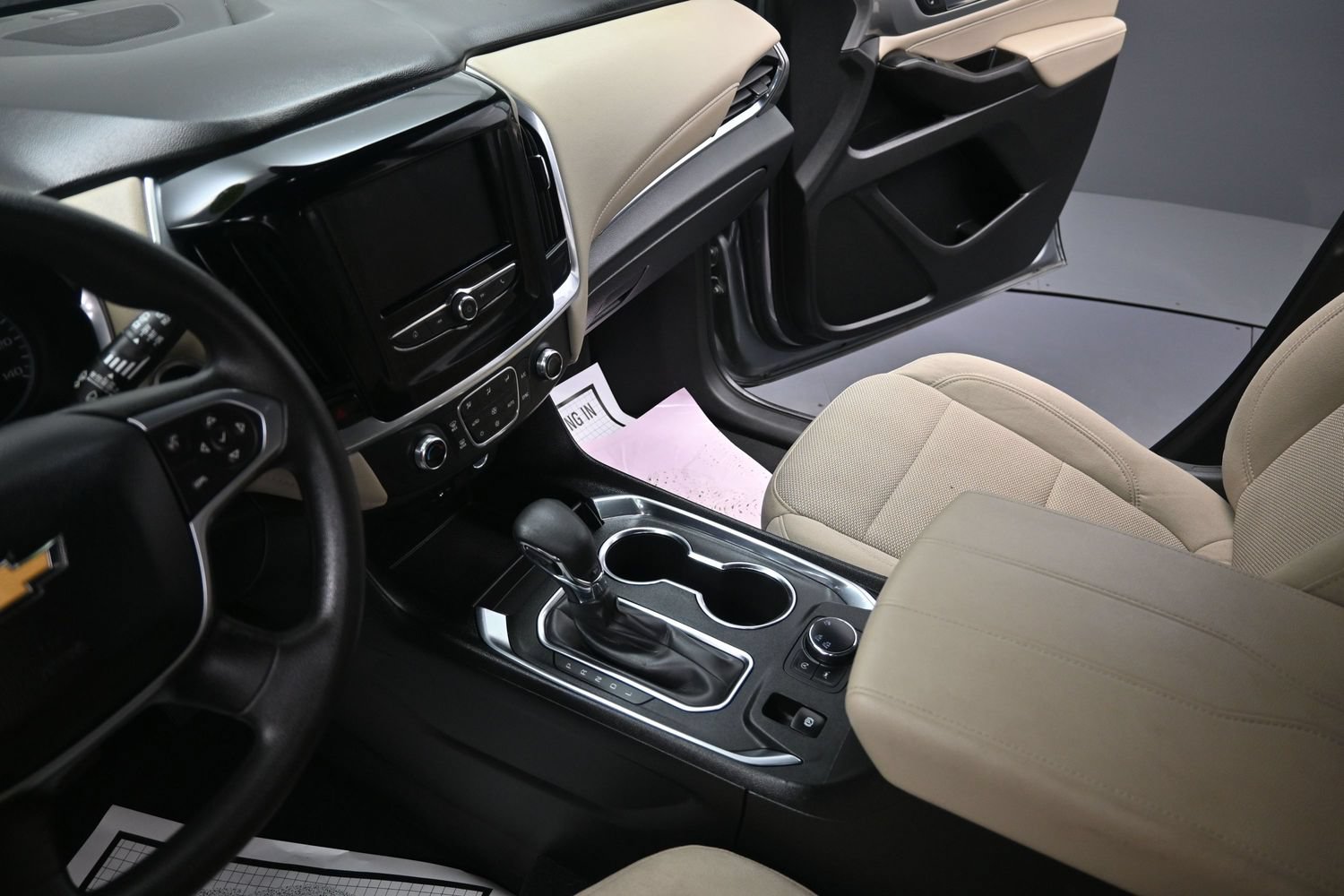 Used 2023 Chevrolet Traverse LS AWD/4WD image 19