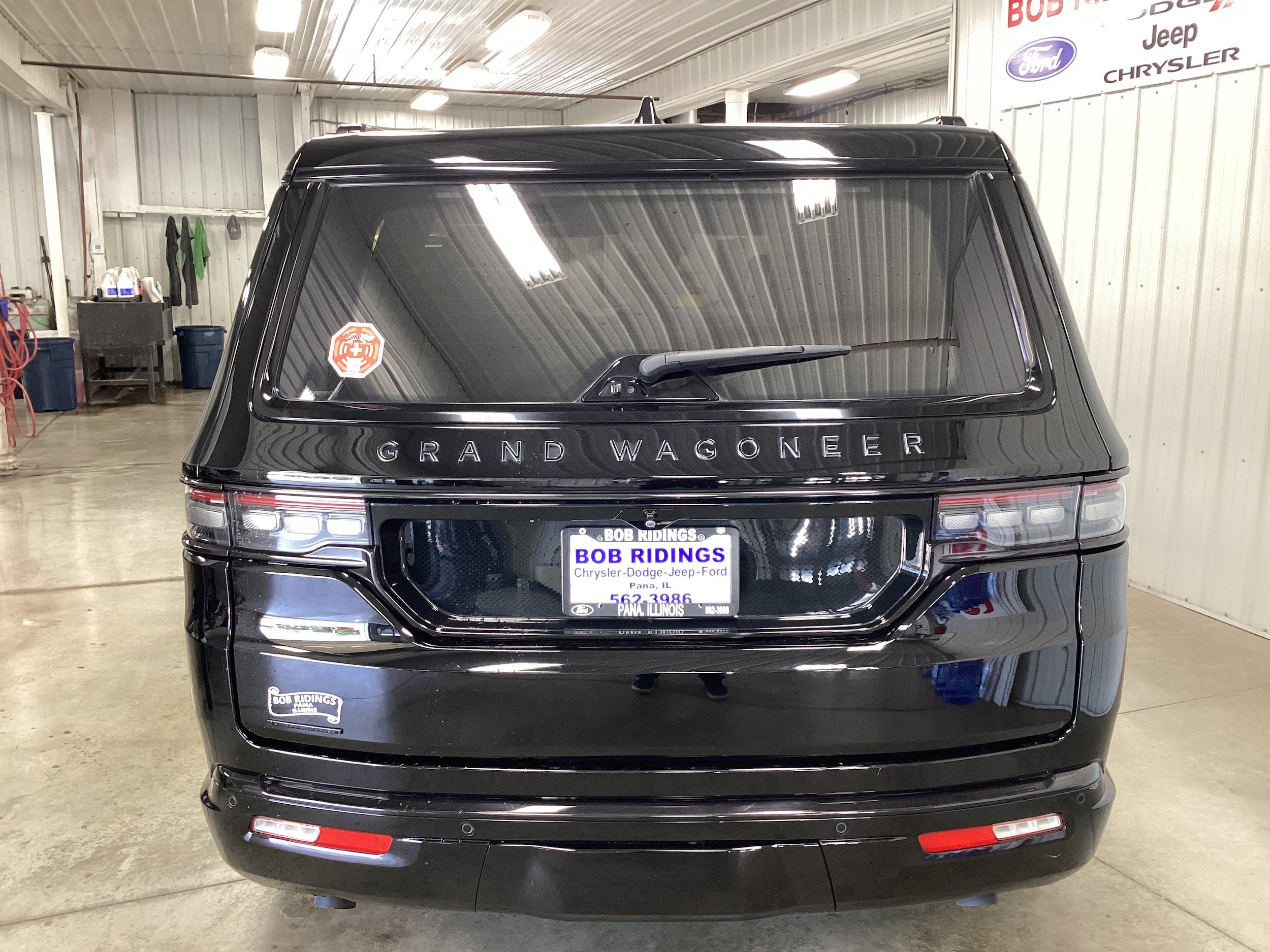 Used 2023 Jeep Grand Wagoneer Series II w/ Quick Order Packagew 28T AWD/4WD image 4