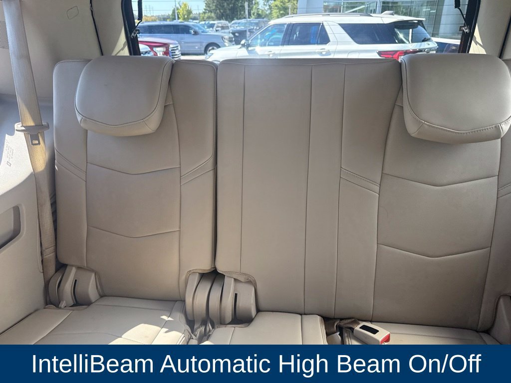 Used 2020 Cadillac Escalade Luxury AWD/4WD image 17