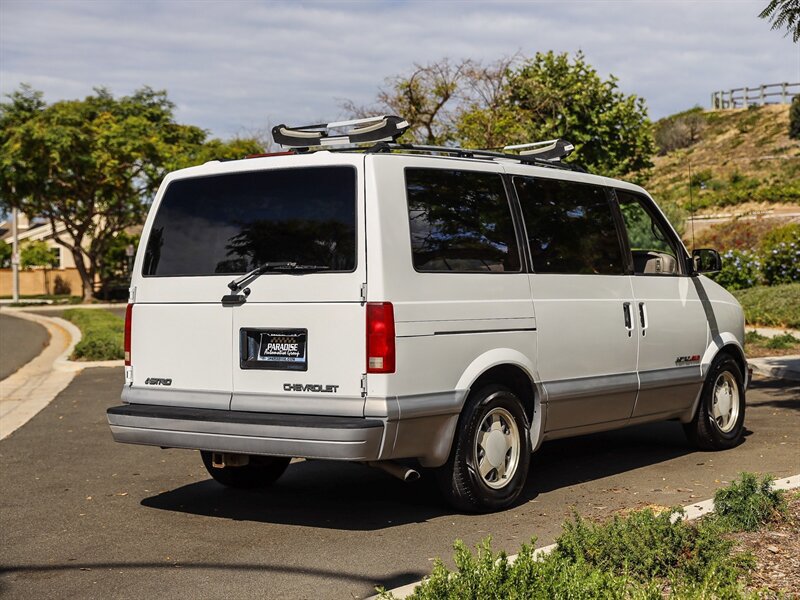 Used 2000 Chevrolet Astro Passenger AWD image 5