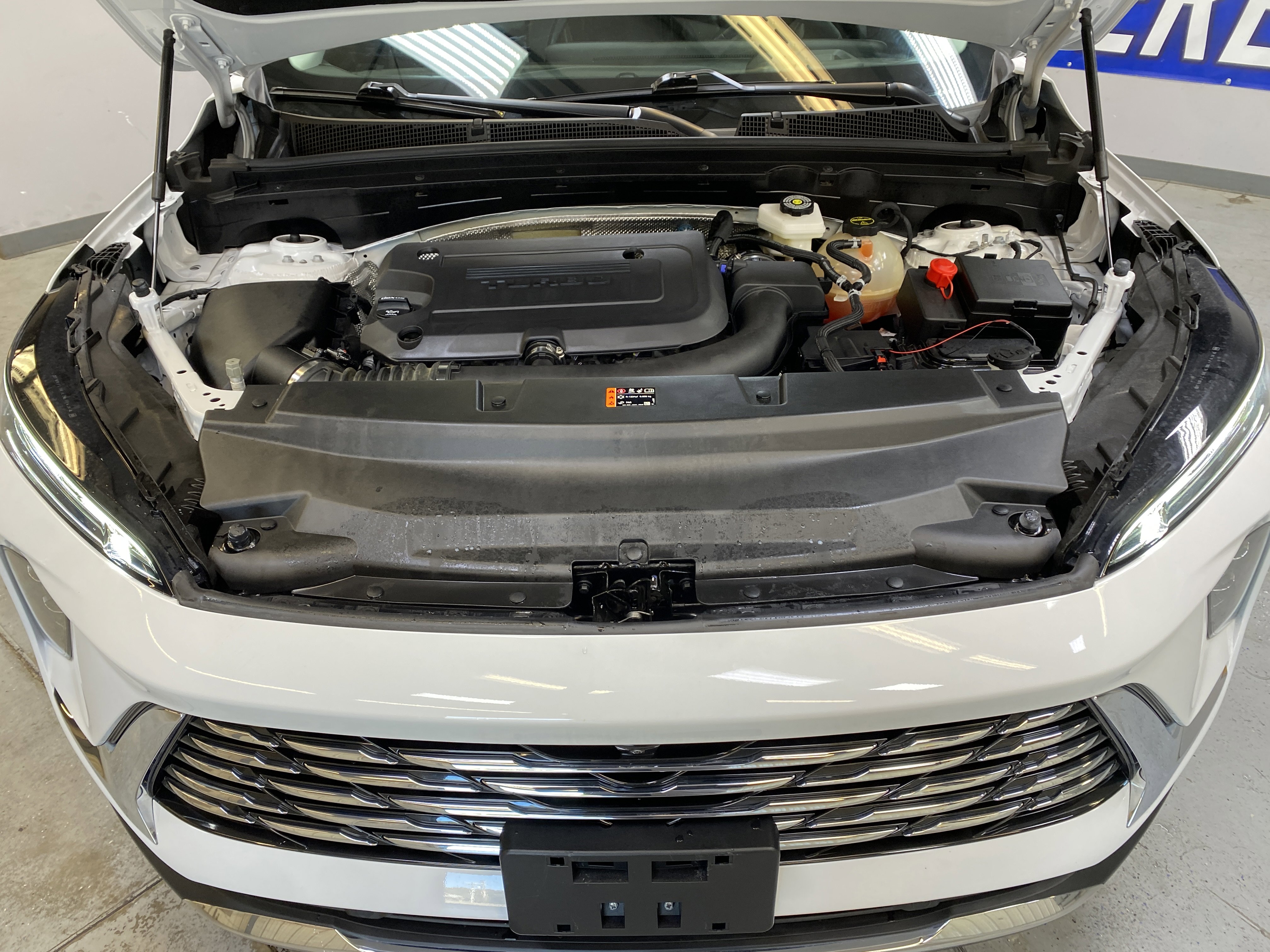 Used 2025 Buick Envision Preferred image 9