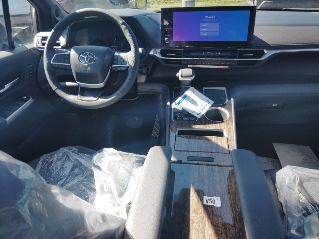 New 2026 Toyota Sienna Platinum AWD/4WD image 11