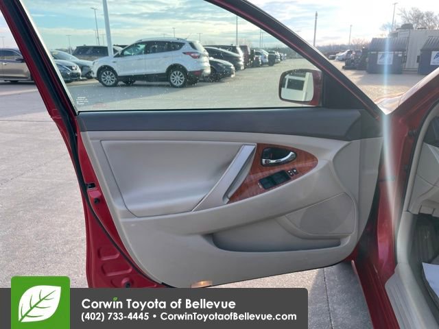 Used 2011 Toyota Camry XLE w/ SE/XLE Extra-Value Pkg image 18