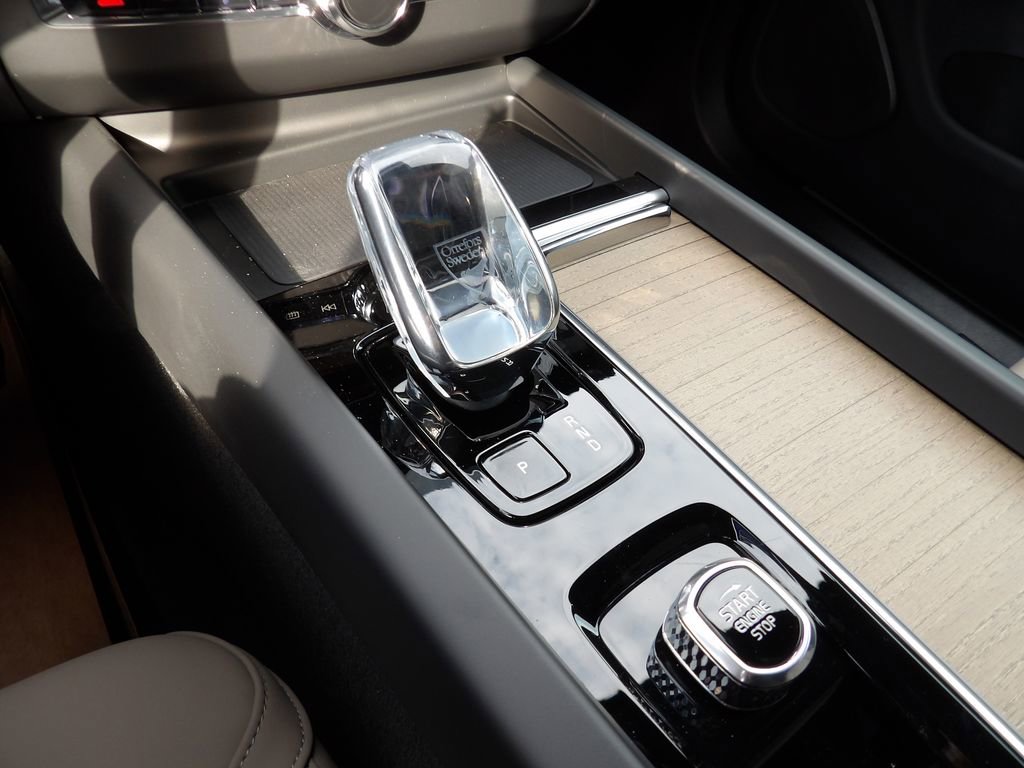 New 2026 Volvo XC60 T8 Core w/ Protection Package Premier image 23