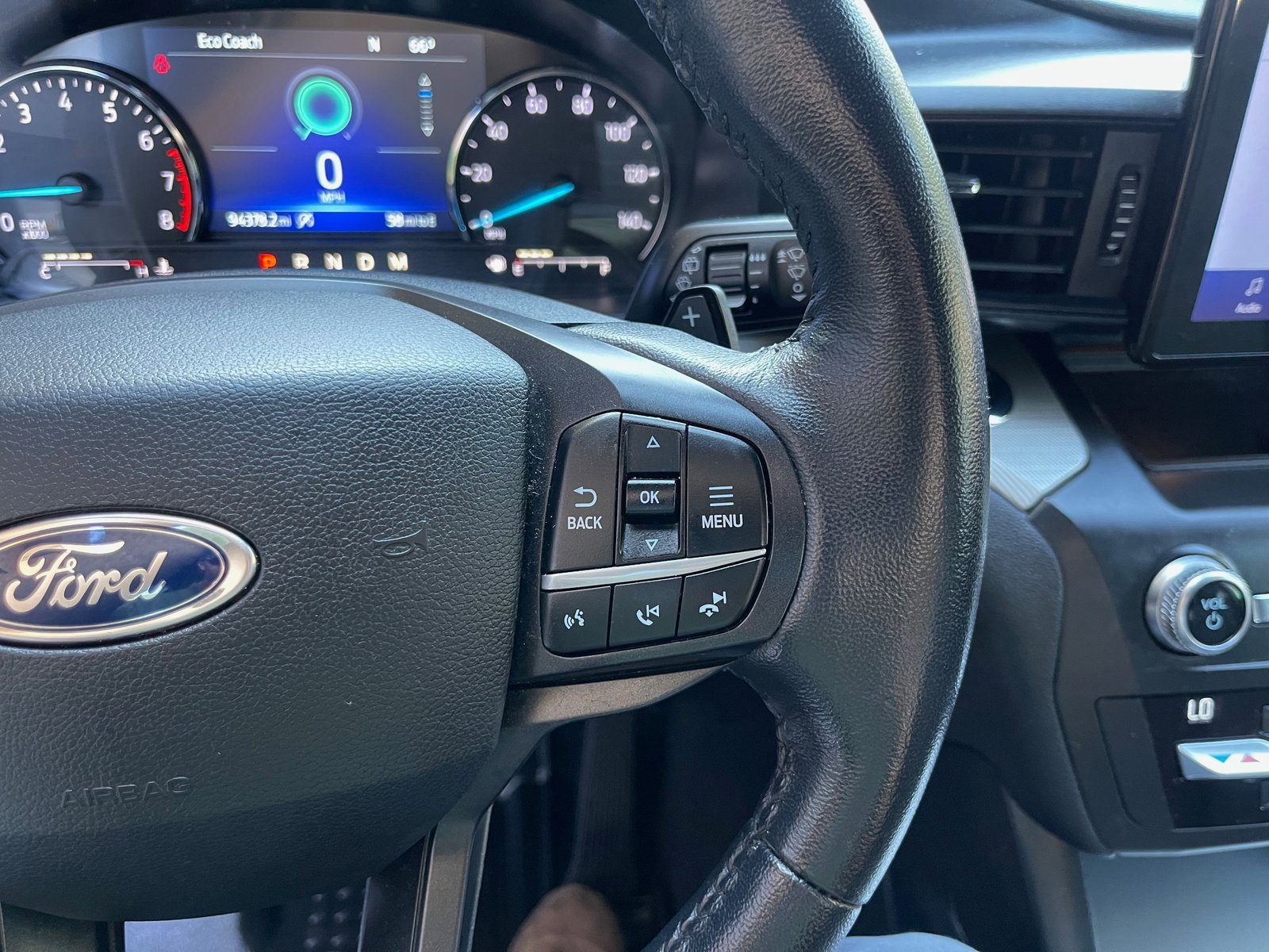 Used 2020 Ford Explorer XLT image 32