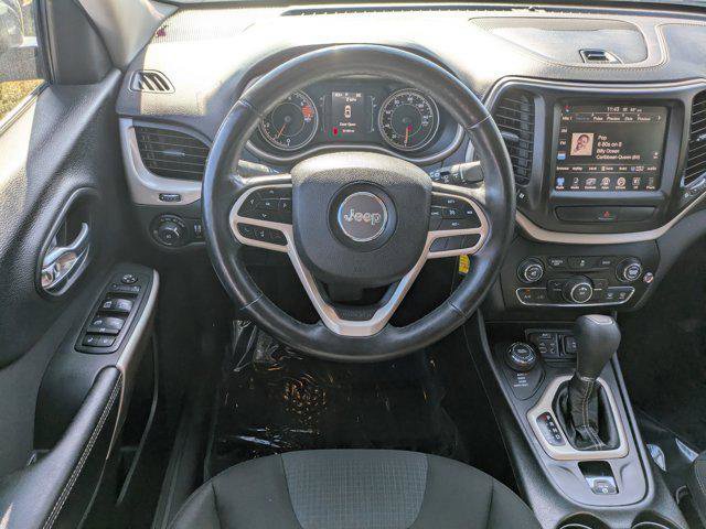 Certified 2017 Jeep Cherokee Latitude w/ Cold Weather Group image 14