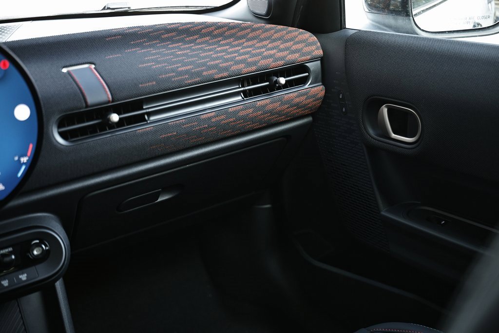 New 2026 MINI Cooper S image 28