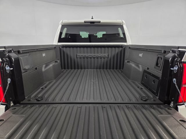 Used 2025 Toyota Tacoma TRD Sport AWD/4WD image 26